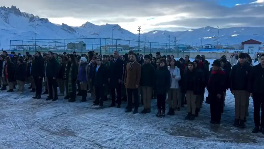 Doğubayazıt'ta 6 Şubat depreminde hayatını kaybedenler için anma töreni gerçekleşti