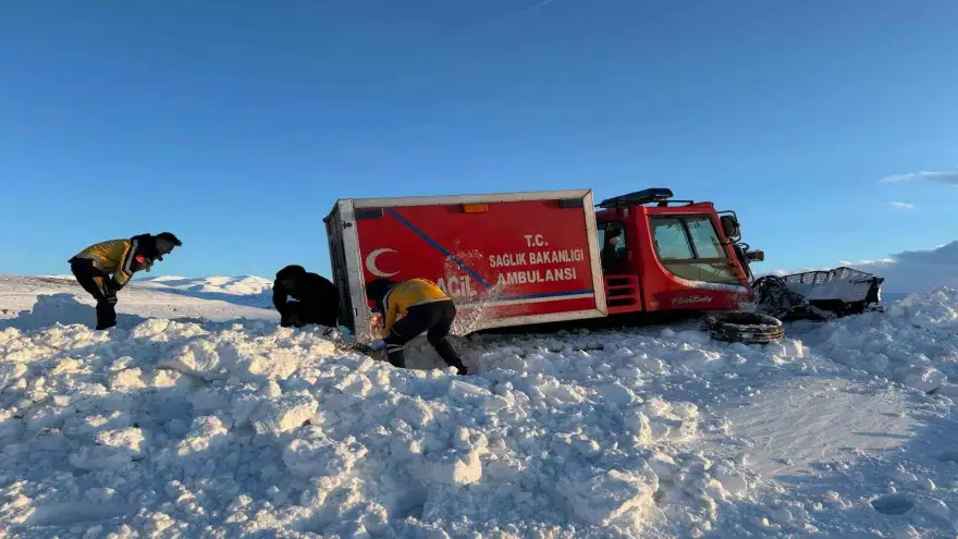 Ağrı’da hamile kadın 6 saatlik kurtarma operasyonuyla hastaneye yetiştirildi