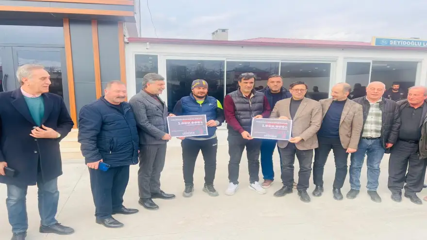 Ak Parti Belediye Başkan Adayı Cengiz Çelik, Doğubayazıt Spora  Bir milyon Destekle Katkı Sağladı