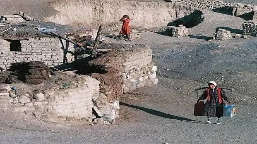 1990’ların Anadolu’sunda Unutulmaz Anılar: Omuzda ‘Çakıl-Qenter’ ve Annelerin Fedakarlığı