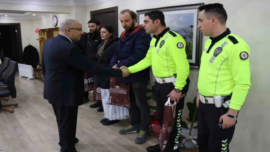 Ağrı’da başarılı emniyet personeli ödüllendirildi
