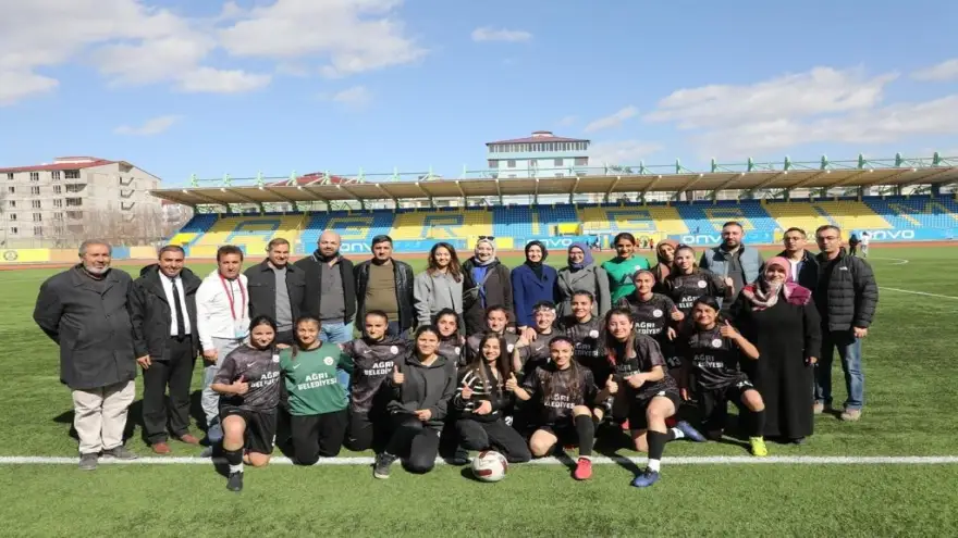 Ağrı Aile ve Sosyal Politikalar Kız Futbol Takımı 76 Iğdır Spor’u yendi