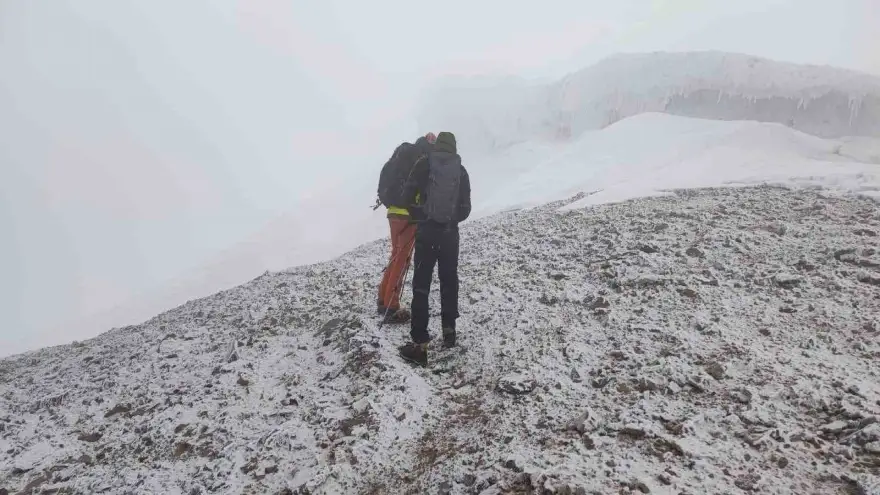 Dağcılar eksi 37 derecede Ağrı Dağı zirvesinde