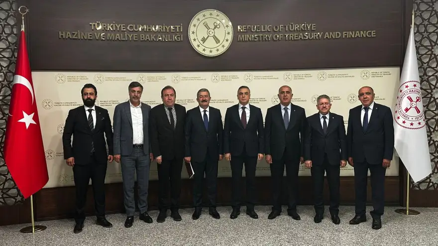 Doğu Anadolu Bölgesi TSO Heyeti, Hazine ve Maliye Bakan Yardımcısı Dr. İsmail İlhan Hatipoğlu'nu ziyaret etti