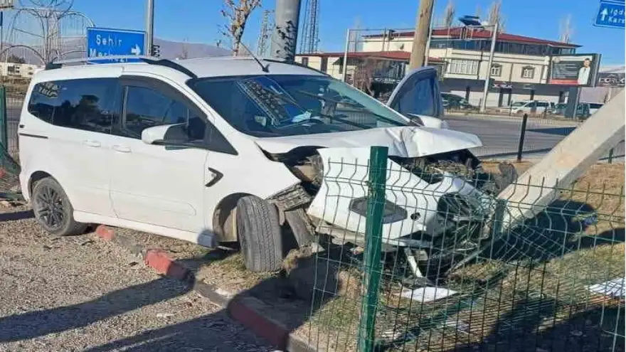 Doğubayazıt’ta trafik kazası: 3 yaralı