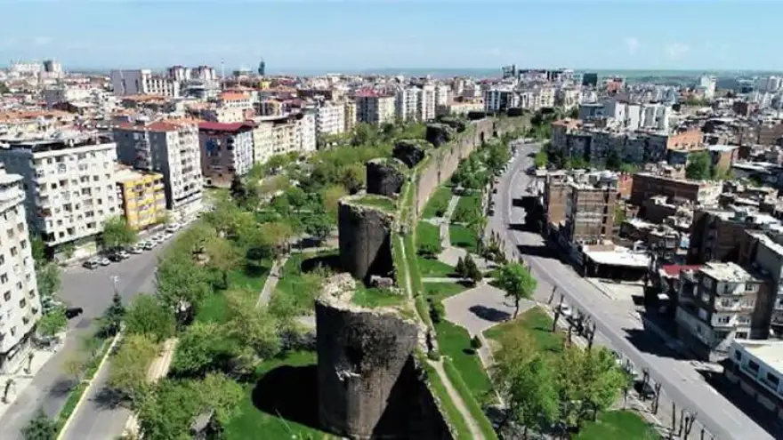Türkiye’nin En Mutsuz Şehri Diyarbakır seçildi