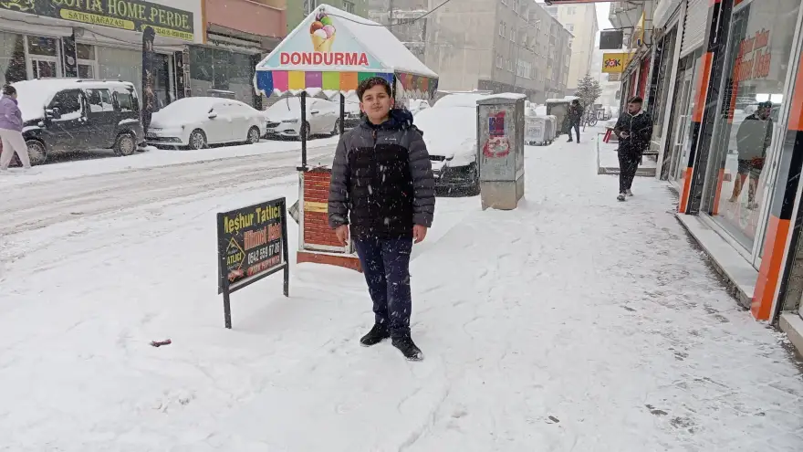 Doğubayazıt'ta Kar Sevinci ve Zorlukları Bir Arada