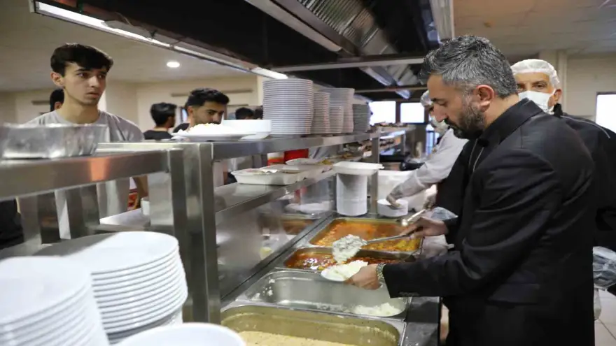 AK Parti Ağrı İl Başkanı İlhami Yıldız, öğrencilerle iftar sofrasında buluştu