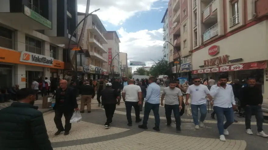 Doğubayazıt Çarşısı Kurban Bayramı Öncesi Hareketlendi