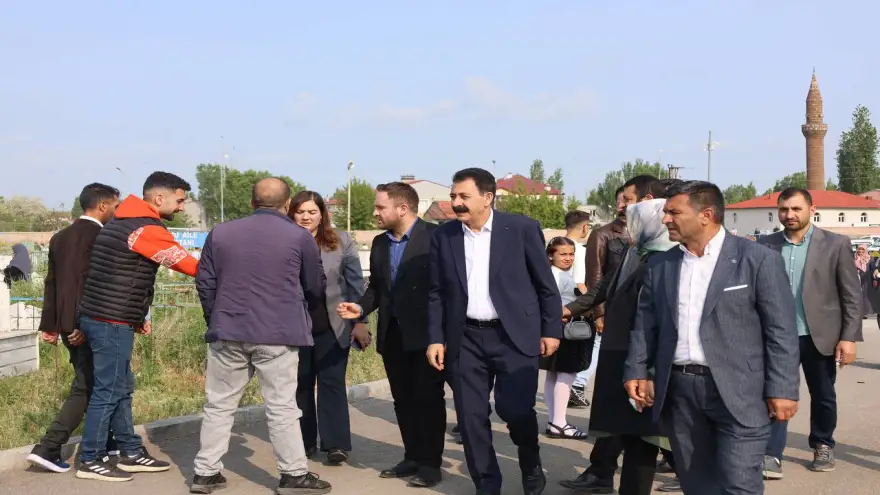 BAYRAMDA HALKLA BULUŞMA