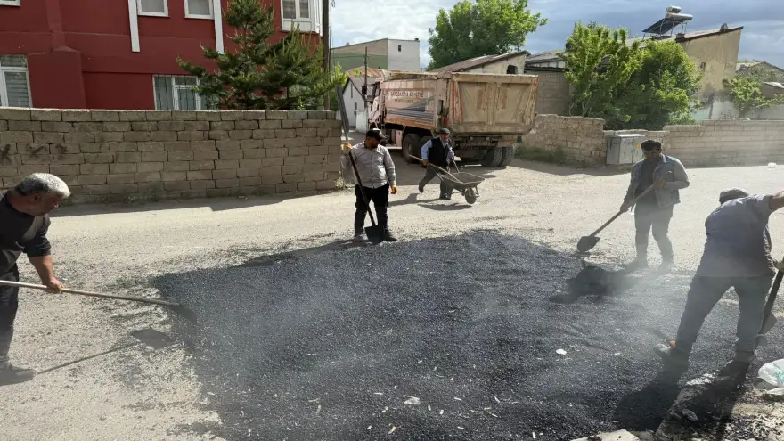 Kent Genelinde Asfalt Bakım ve Onarım Çalışmaları Hız Kesmeden Devam Ediyor