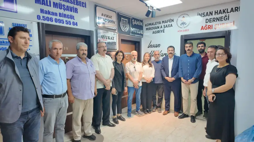 Ağrı Belediyesi’nden İHD ve DBP’ye Hayırlı Olsun Ziyareti