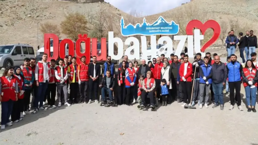 Doğubayazıt'ta Tarihi Mekanlar İçin "Doğayı Koruyalım" Temizlik Etkinliği Düzenlendi