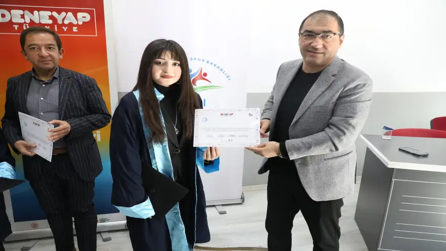 Ağrı'nın Teknoloji Yıldızları Diplomalarına Kavuştu!