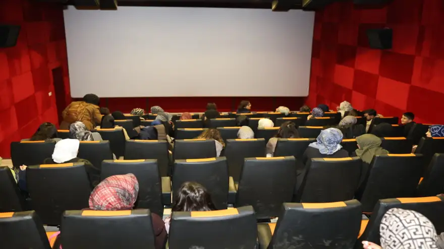 Ağrı Belediyesi'nden 25 Kasım'a Özel Ücretsiz Sinema Etkinliği