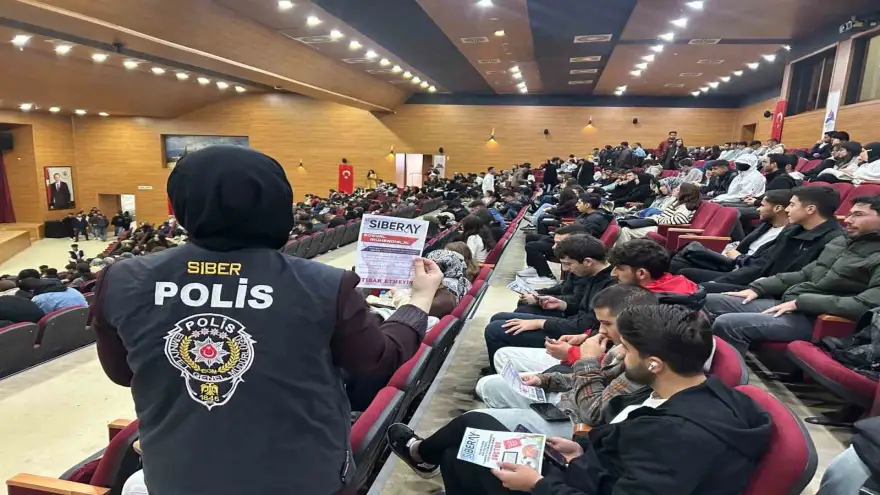 Ağrı’da siber suçlarla mücadeleye yönelik eğitim verildi