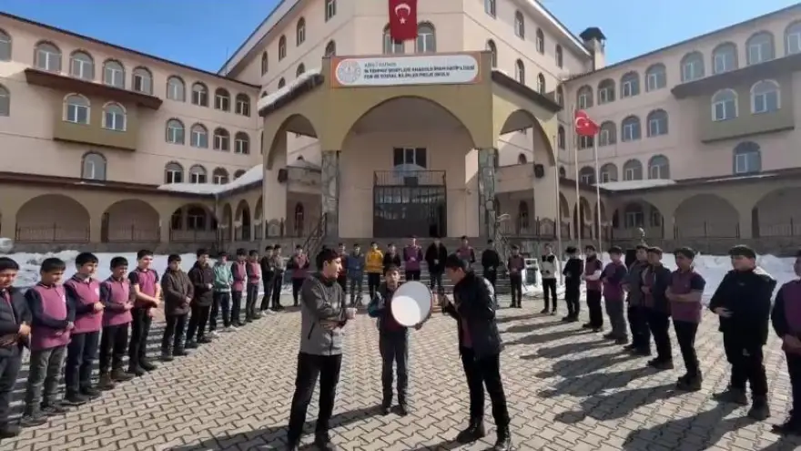 Ağrı’da okullarda Ramazan ilahileri yankılanıyor
