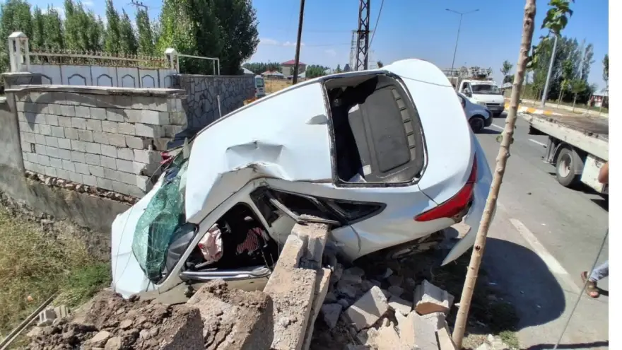Patnos’ta trafik kazası: 1’i çocuk 4 yaralı
