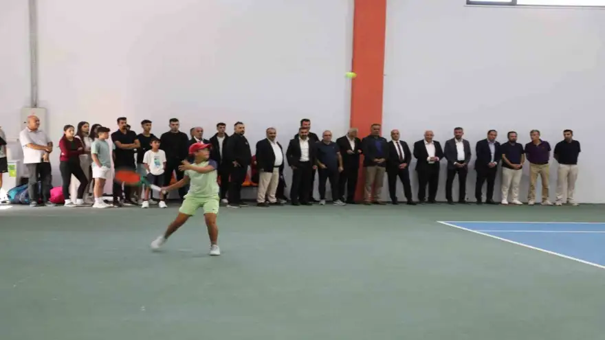 Ağrı Dağı Cup tenis turnuvasında maçlar başladı