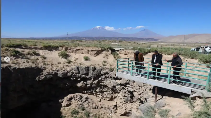 KAYMAKAM AYVAT, YASAKLI DOĞA HARİKASI METEOR ÇUKURU'NU İNCELEDİ