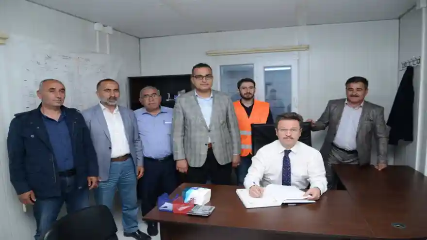VALİ ÜNLÜ İÇME SUYU ARITMA TESİSİNDE İNCELEMELERDE BULUNDU
