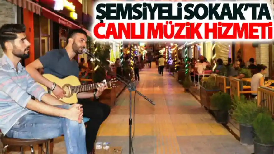 Şemsiyeli Sokak'ta canlı müzik hizmeti
