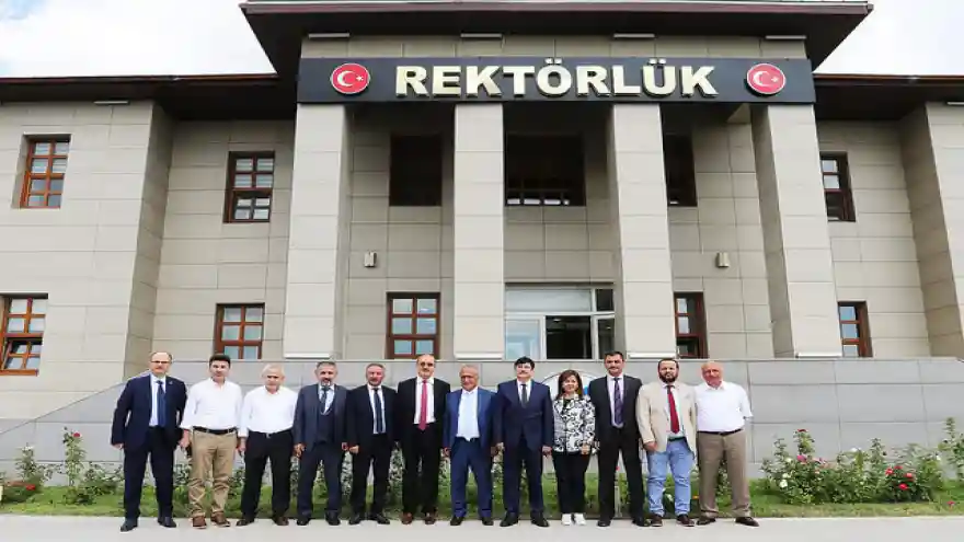 12 ÜNİVERSİTE REKTÖRÜ İBRAHİM ÇEÇENDE BİR ARAYA GELDİ