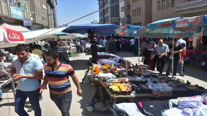 ÇARŞI-PAZARDA BAYRAM HAREKETLİLİĞİ
