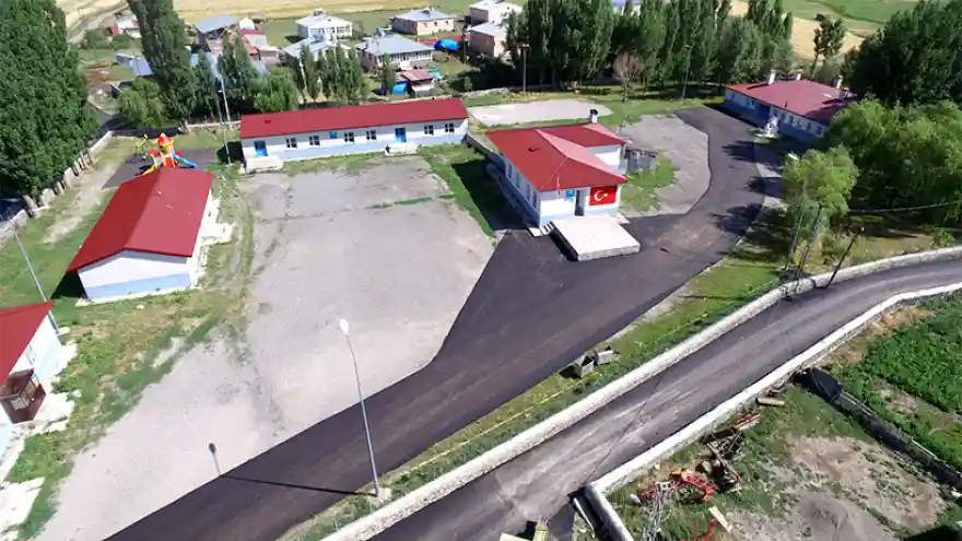 Asfaltsız Köy Kalmayacak
