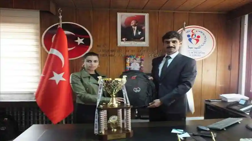 GÖĞSÜMÜZÜ KABARTTILAR
