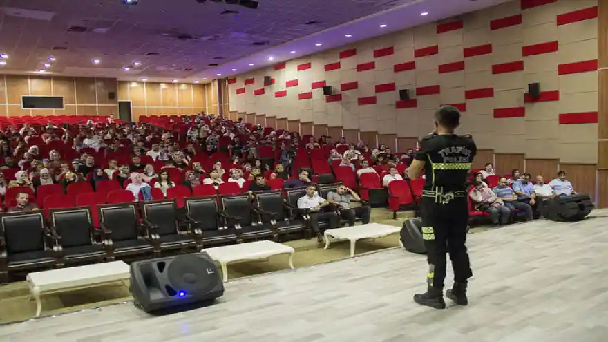 AĞRI'DA 1264 ÖĞRETMENE TRAFİK EĞİTİMİ VERİLDİ
