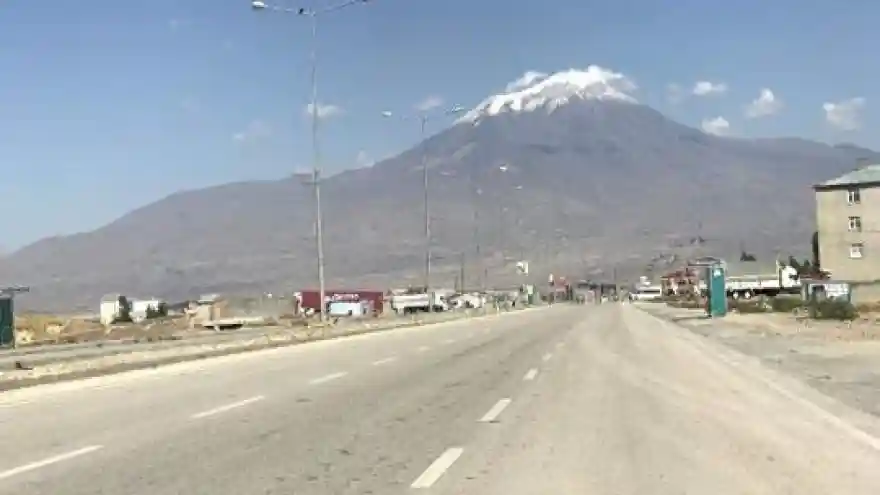 AĞRI DAĞI BEYAZA ŞAPKASINI TAKTI