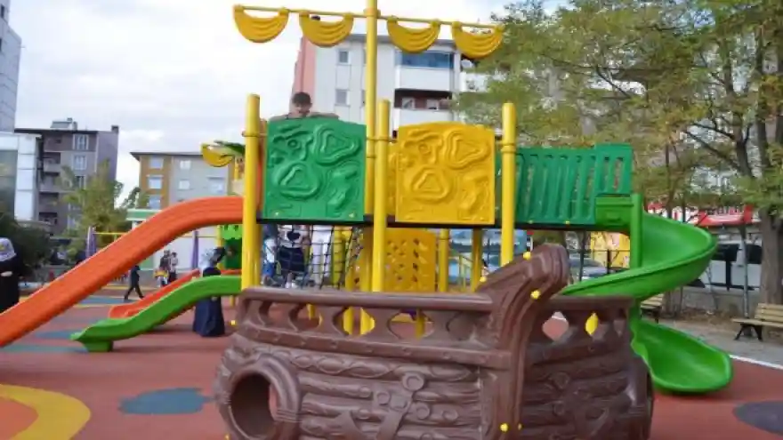 Ağrı'da 100.Yıl Parkı Yenilendi
