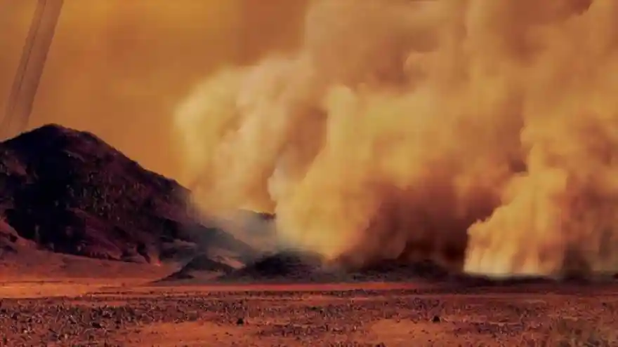 Satürn'ün uydusu Titan'da kum fırtınaları görüntülendi
