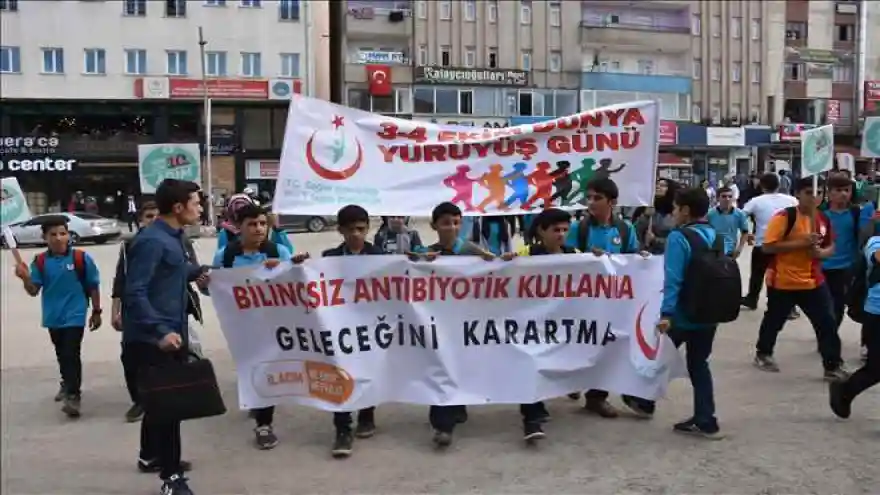 DÜNYA YÜRÜYÜŞ GÜNÜNDE YÜRÜDÜLER
