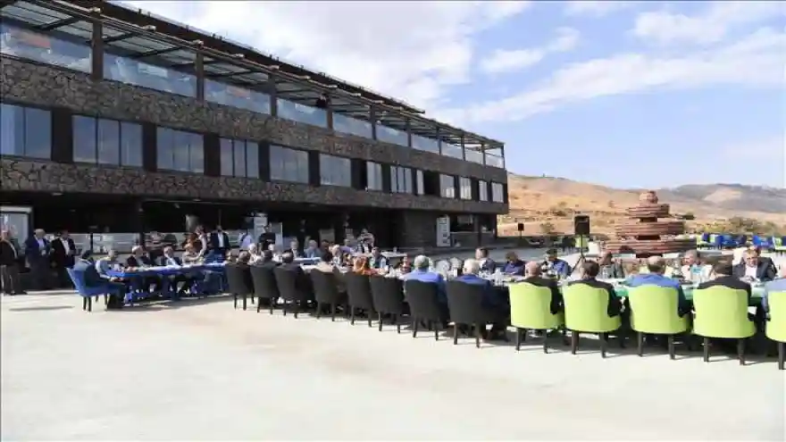 BAŞKAN ASYA, GURBETÇİLERİ KAHVALTIDA BULUŞTURDU
