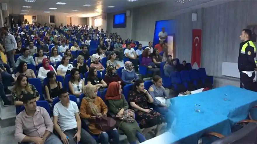 Öğretmen ve Sürücülere Trafik Eğitimi 
