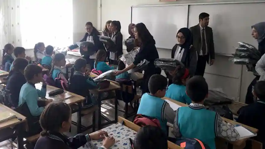 Öğrencilerden Örnek Davranış 
