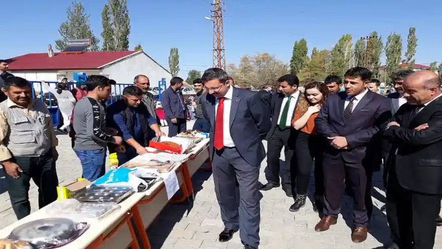 İLKOKUL TARAFINDAN KERMES DÜZENLENDİ