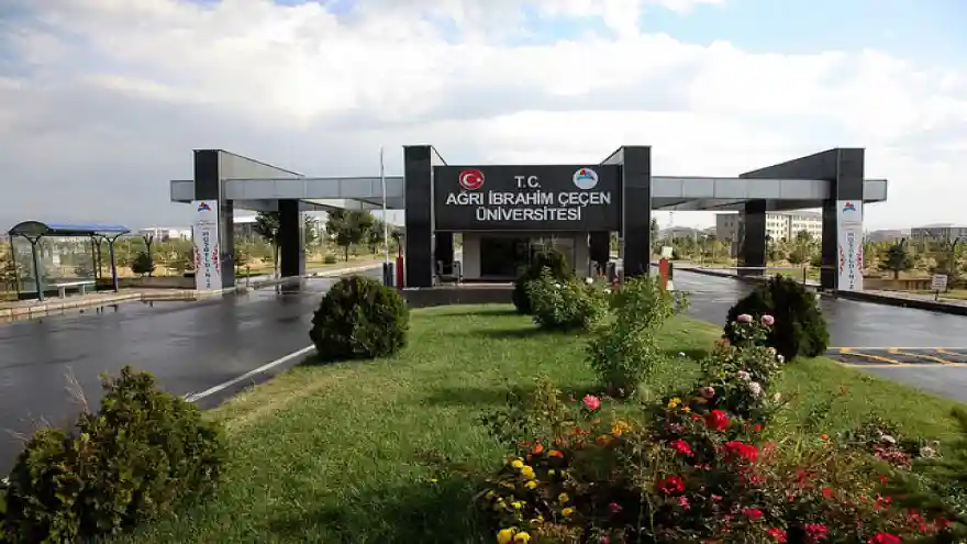Ağrı İbrahim Çeçen Üniversitesinde Sağlık Hizmetleri Sekreterliği Kursu Açıldı