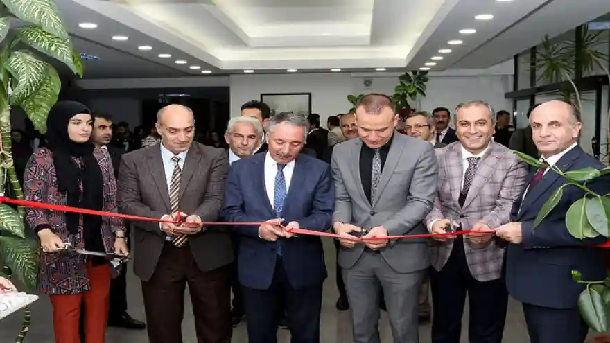 AİÇÜ Eğitim Fakültesinde Öğretim Materyalleri Sergisi Açıldı