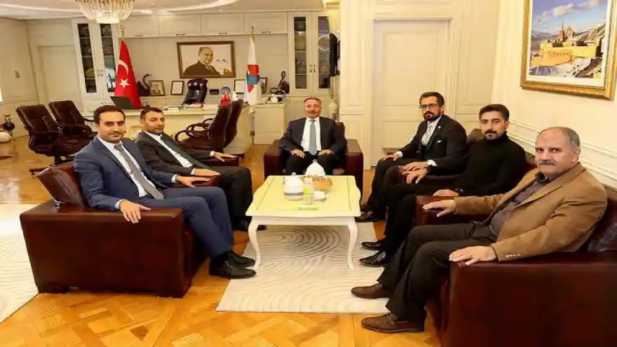Ağrı Baro Başkanı ve Yönetim Kurulu Üyeleri Rektör Prof. Dr. Karabulut'u Ziyaret etti