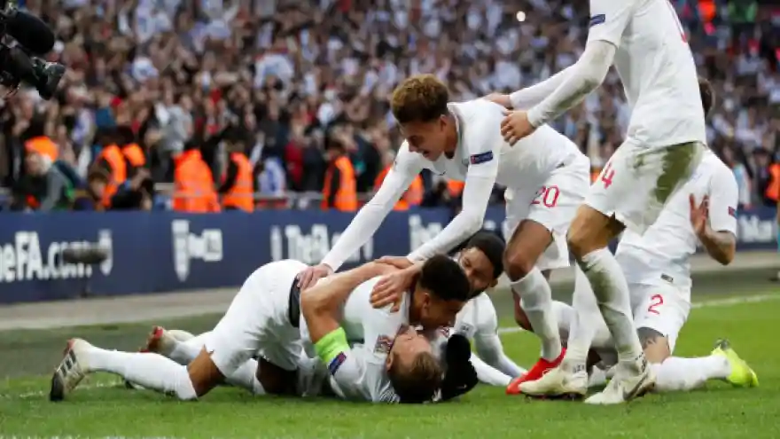 İngiltere geri döndü, Hırvatistan küme düştü