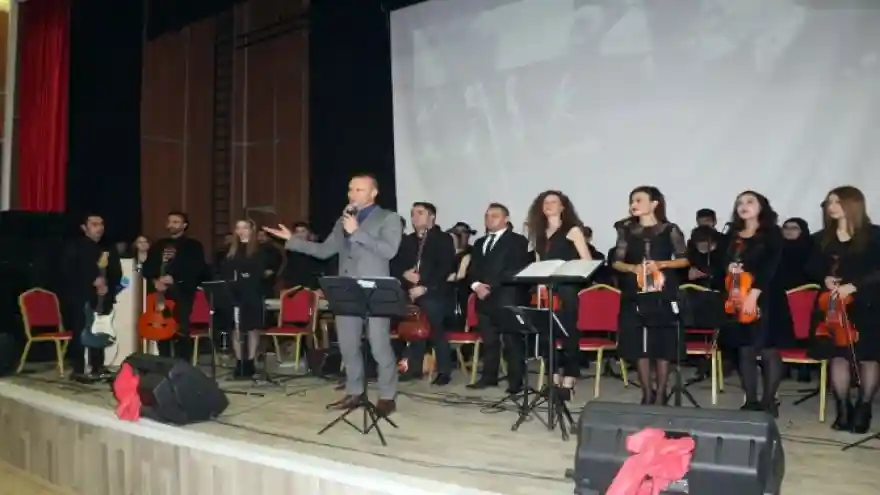 ÖĞRETMENLER KOROSUNDAN KONSER