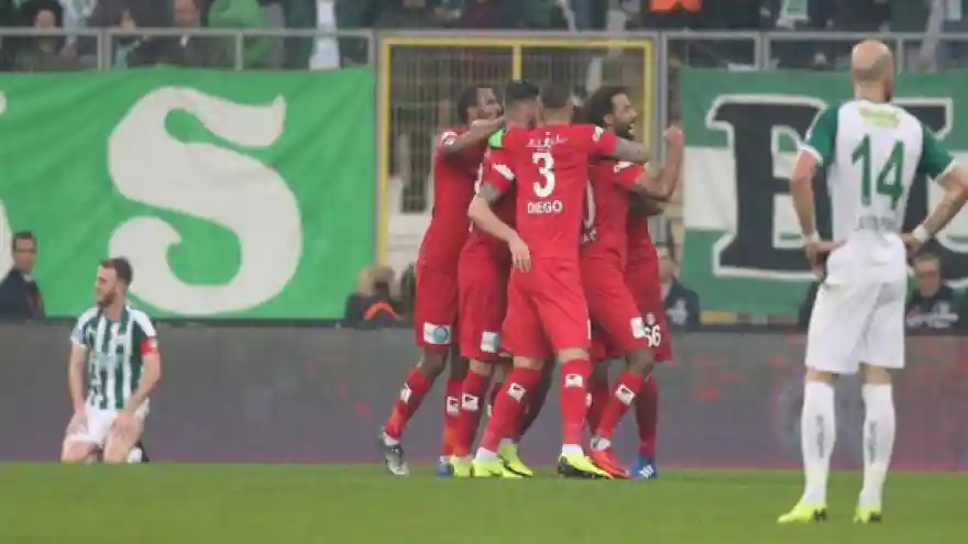 Bursa'da kazanan Antalyaspor
