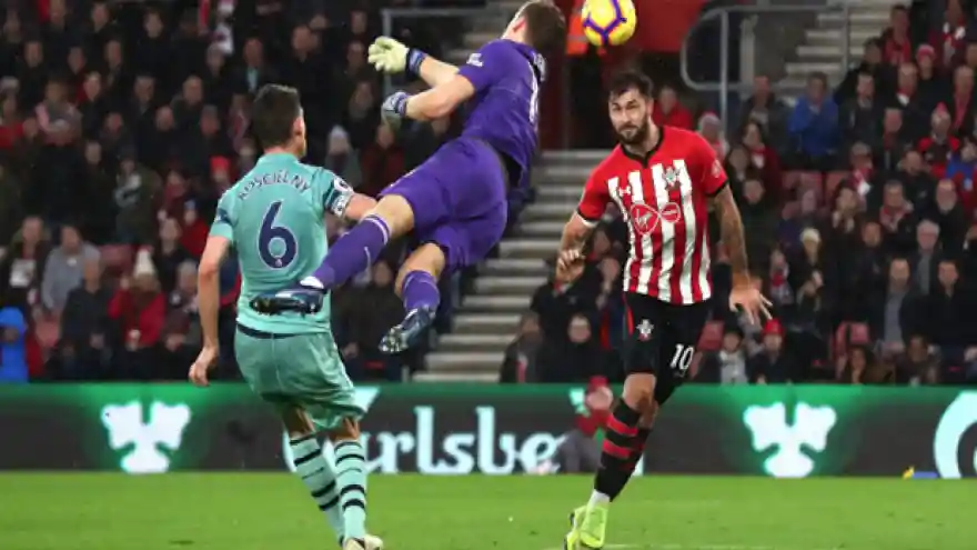 Arsenal'in 22 maçlık yenilmezlik serisine sürpriz son
