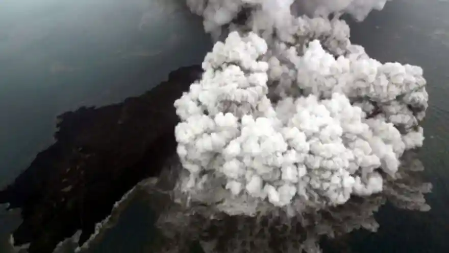 Endonezya'da tsunami: Ölü sayısı 280'i aştı, yeni tsunami uyarıları yapıldı