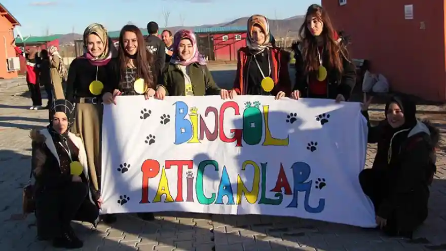 Esnaftan Toplayıp Beslediler