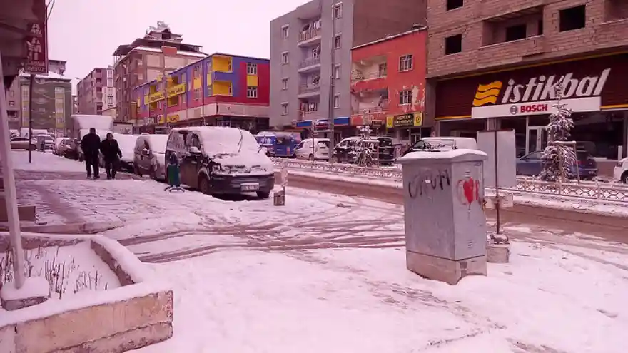 DOĞUBAYAZIT'TA KAR YAĞIŞI