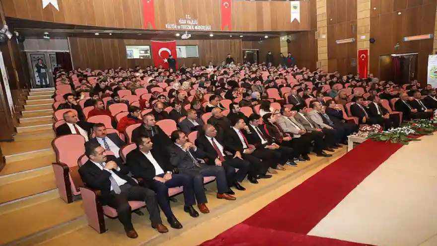 Rektör Alma Iğdır Valiliği Tarafından Düzenlenen Başarı Bedel İster Programına Katıldı